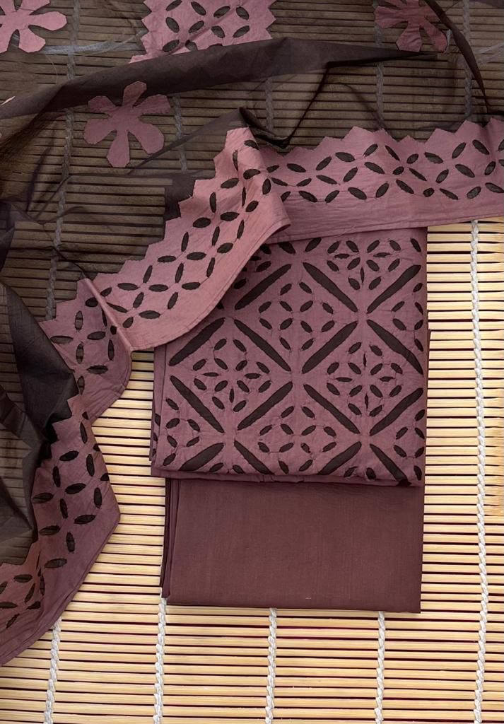 Applique Barmer Suit